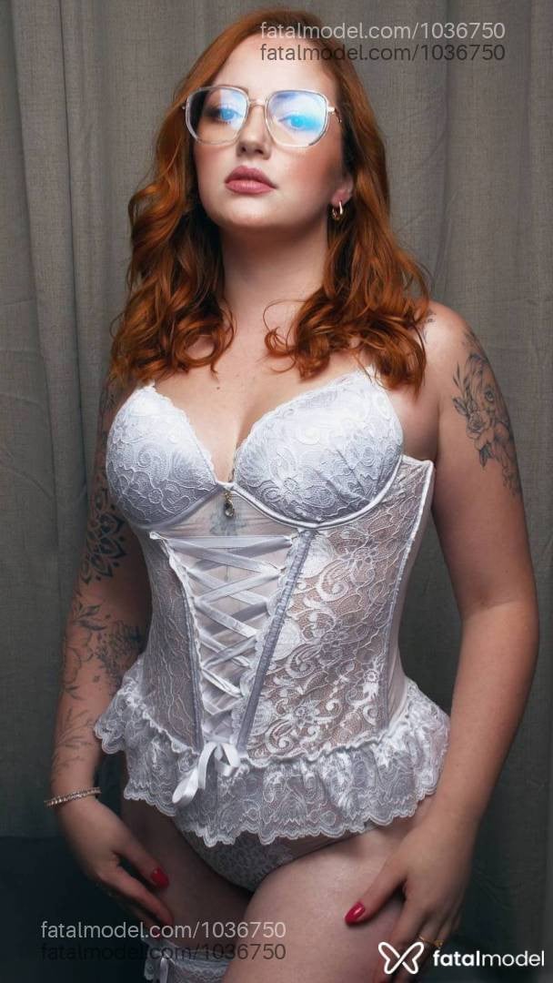 Acompanhante mulher ruiva (o) de olhos mel em Cascavel - Scarlett ohana