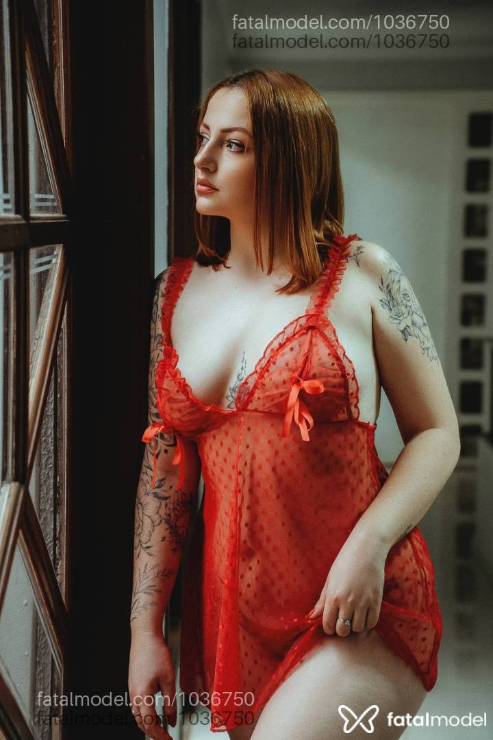 Acompanhante mulher ruiva (o) de olhos mel - Scarlett ohana