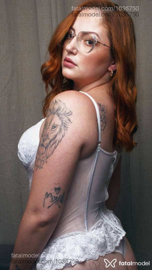 Acompanhante mulher ruiva (o) de olhos mel em Cascavel - Scarlett ohana