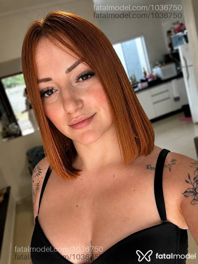 Acompanhante mulher ruiva (o) de olhos mel - Scarlett ohana