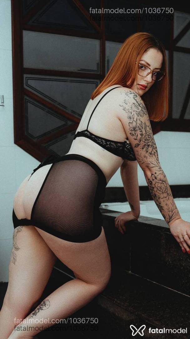 Acompanhante mulher ruiva (o) de olhos mel - Scarlett ohana