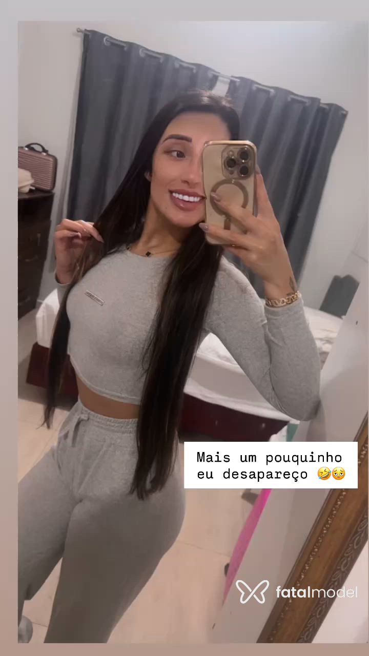 Acompanhante mulher morena (o) de olhos castanhos - Gabi Ambrosi Acompanhante mulher morena (o) de olhos castanhos - Gabi Ambrosi