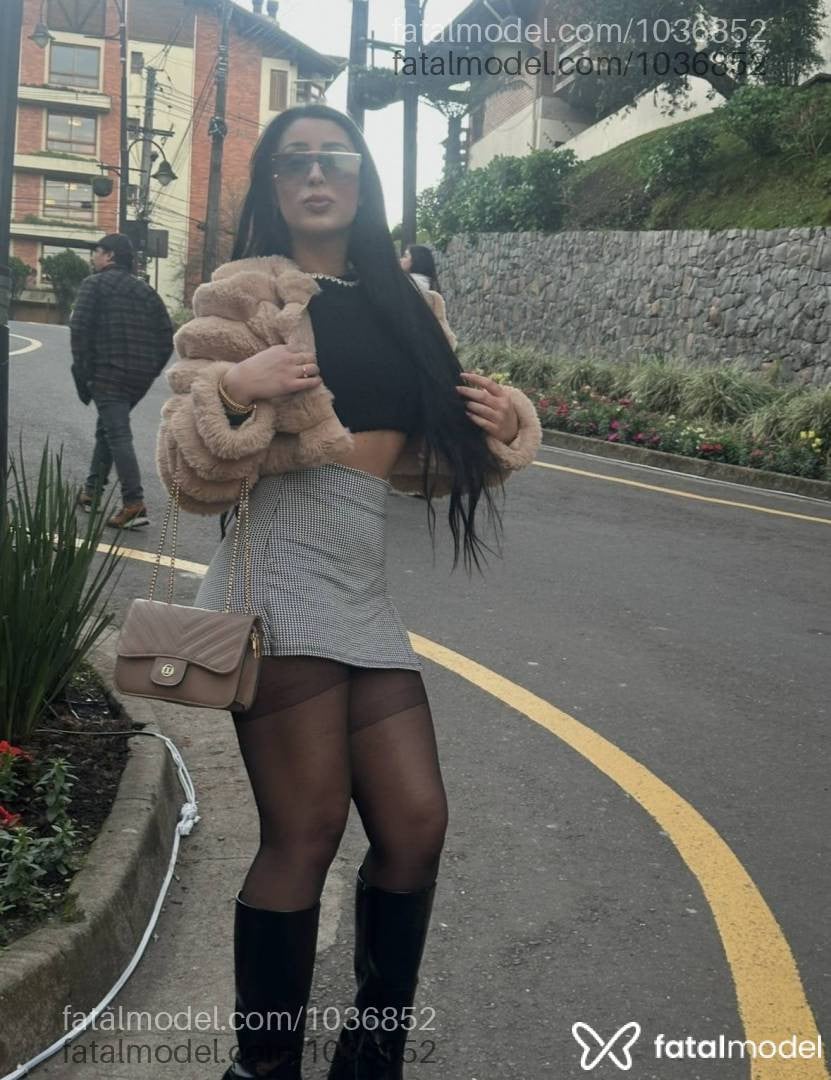 Acompanhante mulher morena (o) de olhos castanhos - Gabi Ambrosi