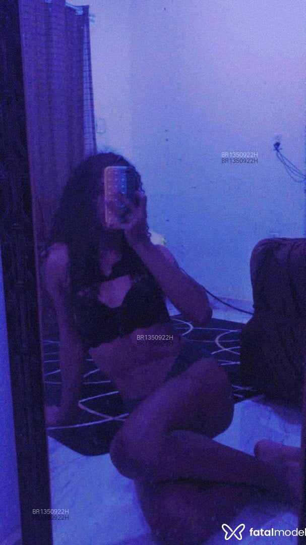 Acompanhante mulher trans com cabelo castanho de olhos castanhos em Governador Valadares Acompanhante mulher trans com cabelo castanho de olhos castanhos em Governador Valadares - Black Wild