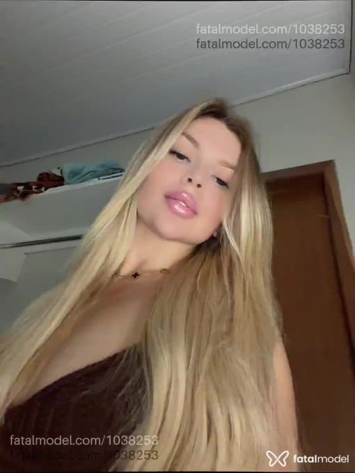 Acompanhante mulher loira (o) de olhos mel em Crateús - Victtória