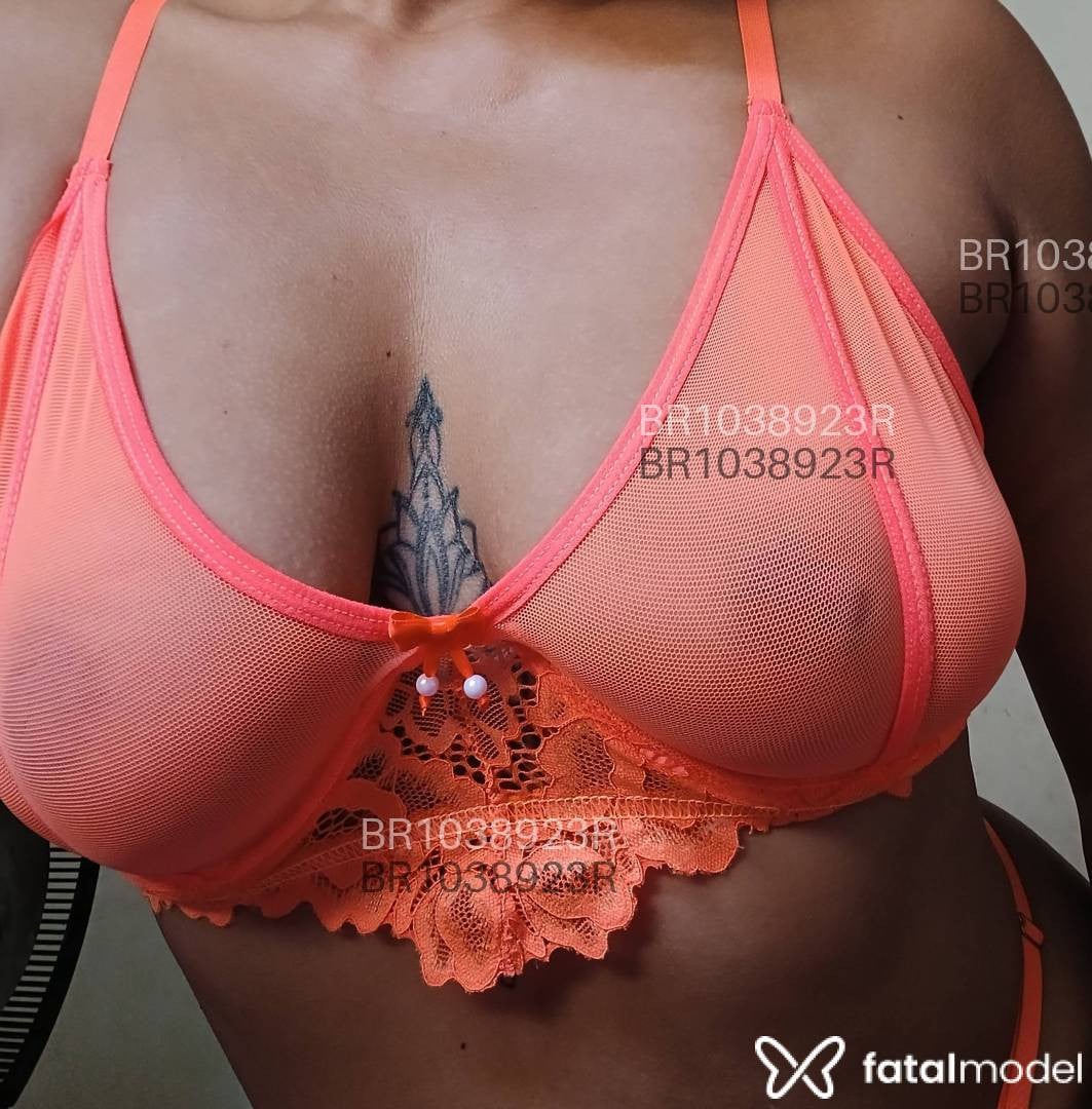 Acompanhante mulher com cabelo castanho de olhos castanhos em Boa Vista - Morena Rowena