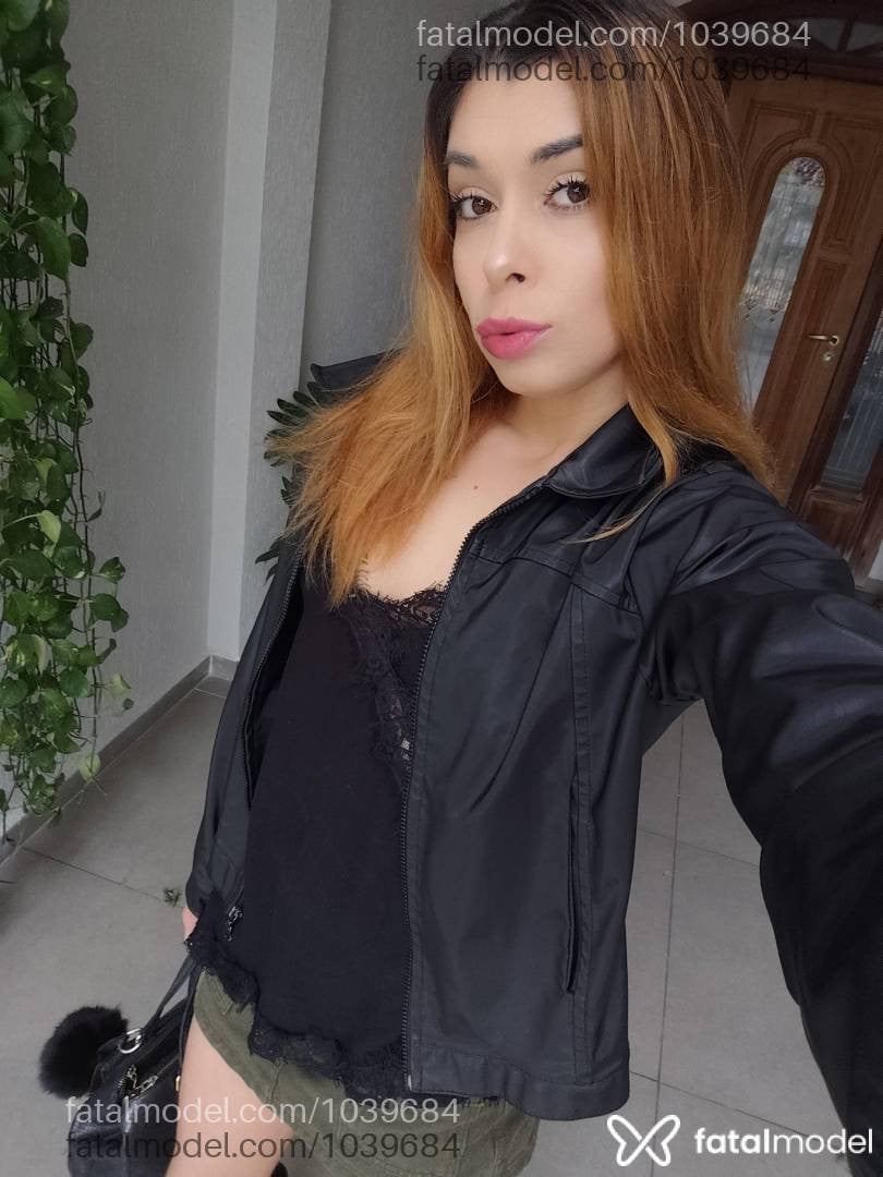 Acompanhante mulher ruiva (o) de olhos castanhos - Luisa Fontinelli