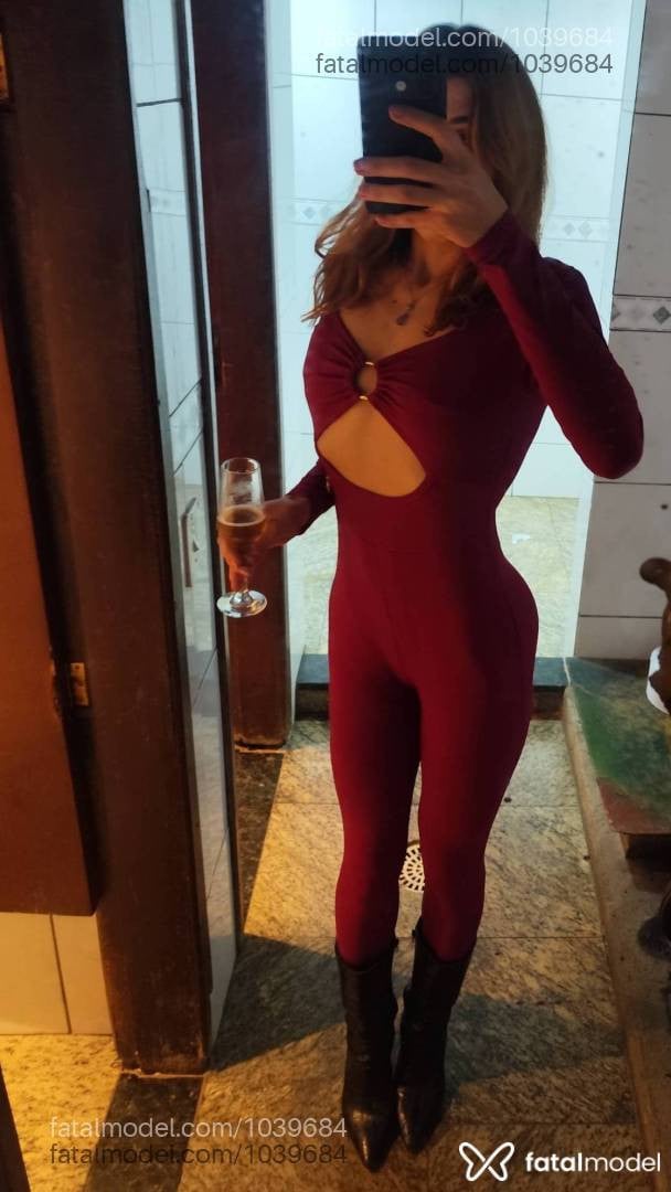 Acompanhante mulher ruiva (o) de olhos castanhos - Luisa Fontinelli