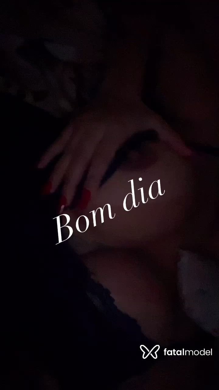 Acompanhante mulher loira (o) de olhos castanhos - Latifa Acompanhante mulher loira (o) de olhos castanhos - Latifa