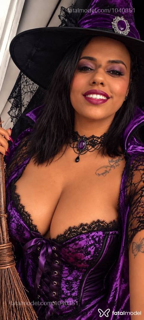 Acompanhante mulher morena (o) de olhos castanhos - Nara Dias