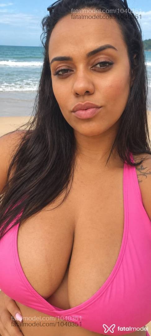 Acompanhante mulher morena (o) de olhos castanhos - Nara Dias