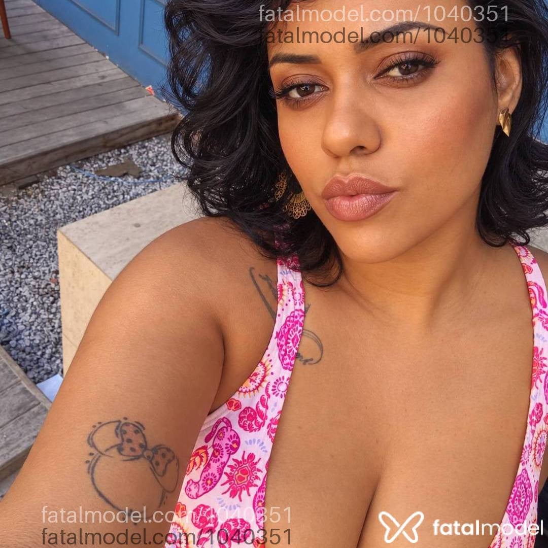 Acompanhante mulher morena (o) de olhos castanhos - Nara Dias