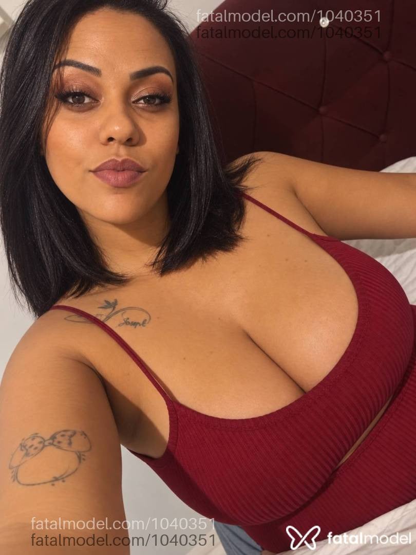 Acompanhante mulher morena (o) de olhos castanhos - Nara Dias