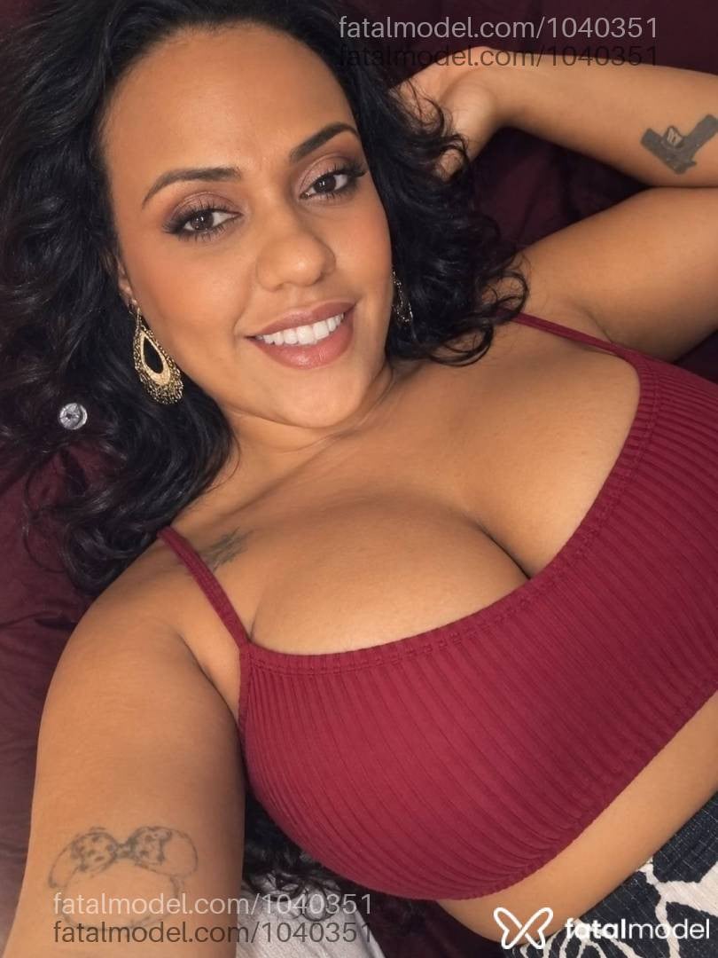 Acompanhante mulher morena (o) de olhos castanhos - Nara Dias