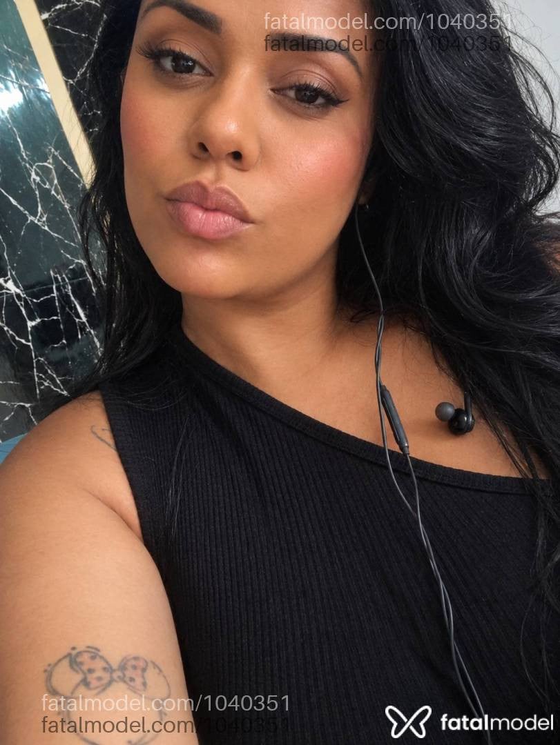 Acompanhante mulher morena (o) de olhos castanhos - Nara Dias