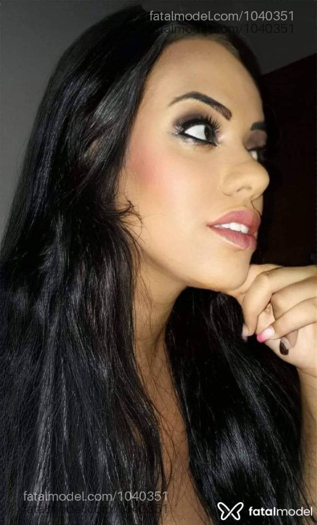 Acompanhante mulher morena (o) de olhos castanhos - Nara Dias