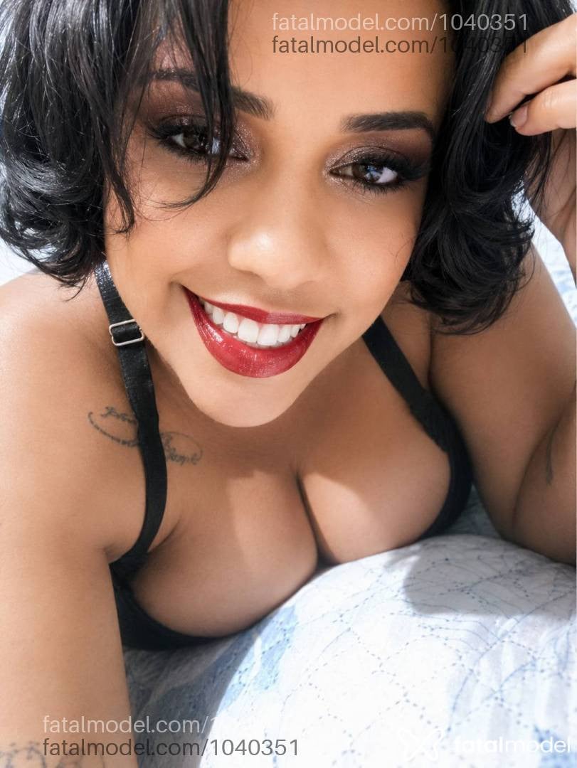 Acompanhante mulher morena (o) de olhos castanhos - Nara Dias