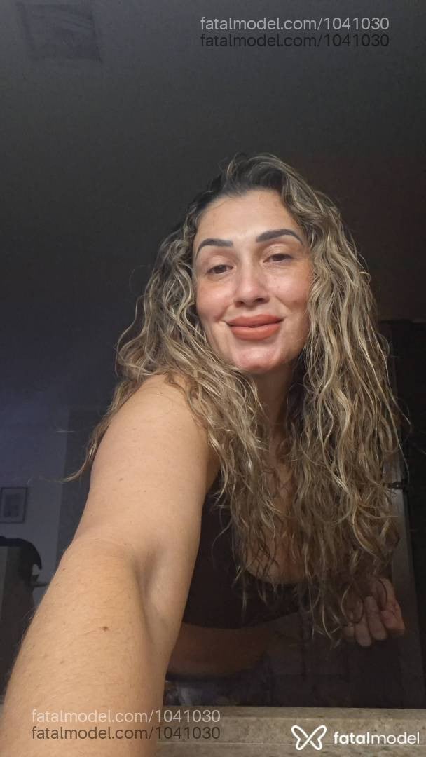 Acompanhante mulher loira (o) de olhos castanhos em Bagé - Milena Miller