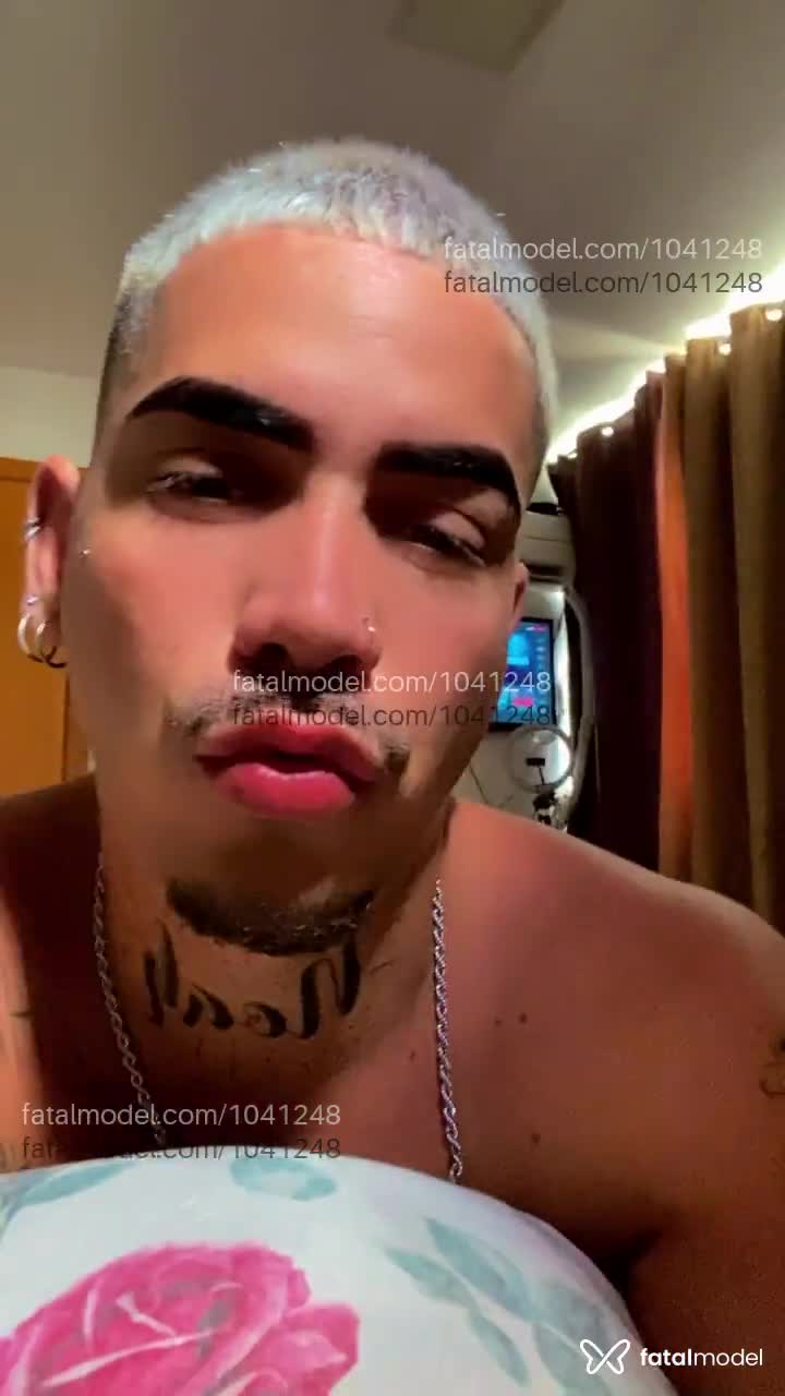 Acompanhante homem loira (o) de olhos castanhos em Colatina Acompanhante homem loira (o) de olhos castanhos em Colatina - Wil Fragoso