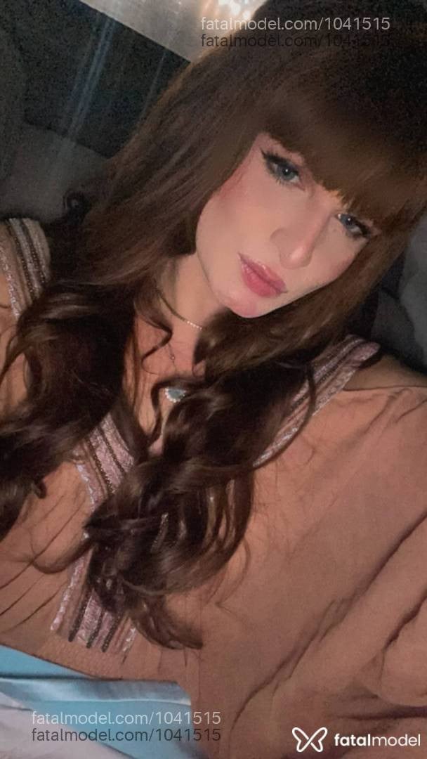 Acompanhante mulher trans com cabelo castanho de olhos verdes em Florianópolis Acompanhante mulher trans com cabelo castanho de olhos verdes em Florianópolis - Scarlet