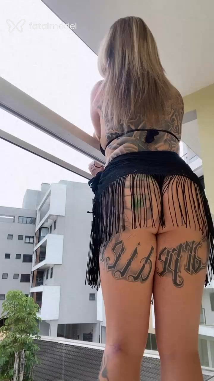 Acompanhante mulher trans loira (o) de olhos azuis - AlineTrans Acompanhante mulher trans loira (o) de olhos azuis - AlineTrans
