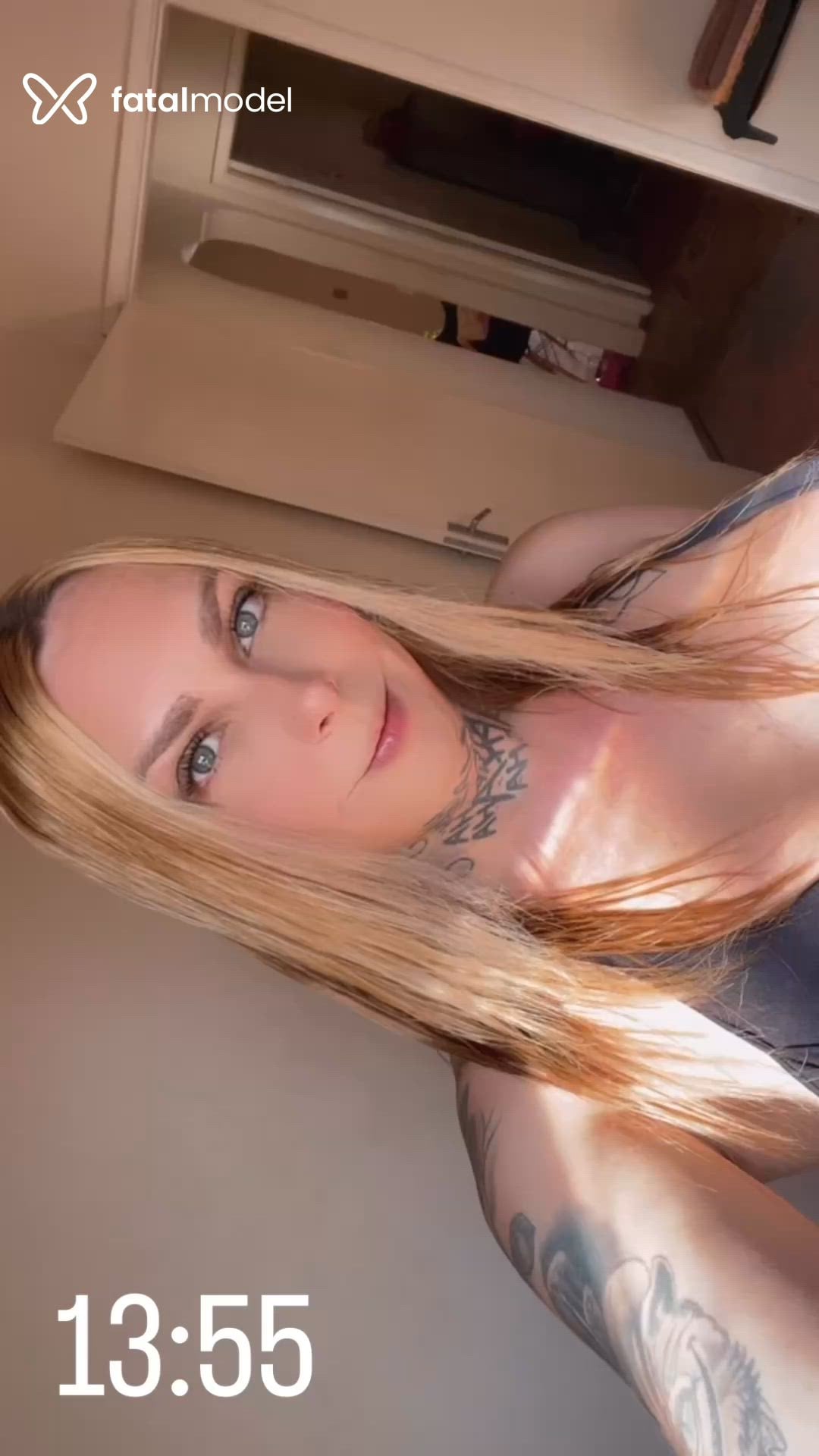Acompanhante mulher trans loira (o) de olhos azuis em Limeira - AlineTrans