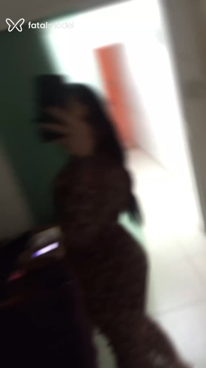 Acompanhante mulher trans com cabelo castanho de olhos castanhos - EMILLY MORENA