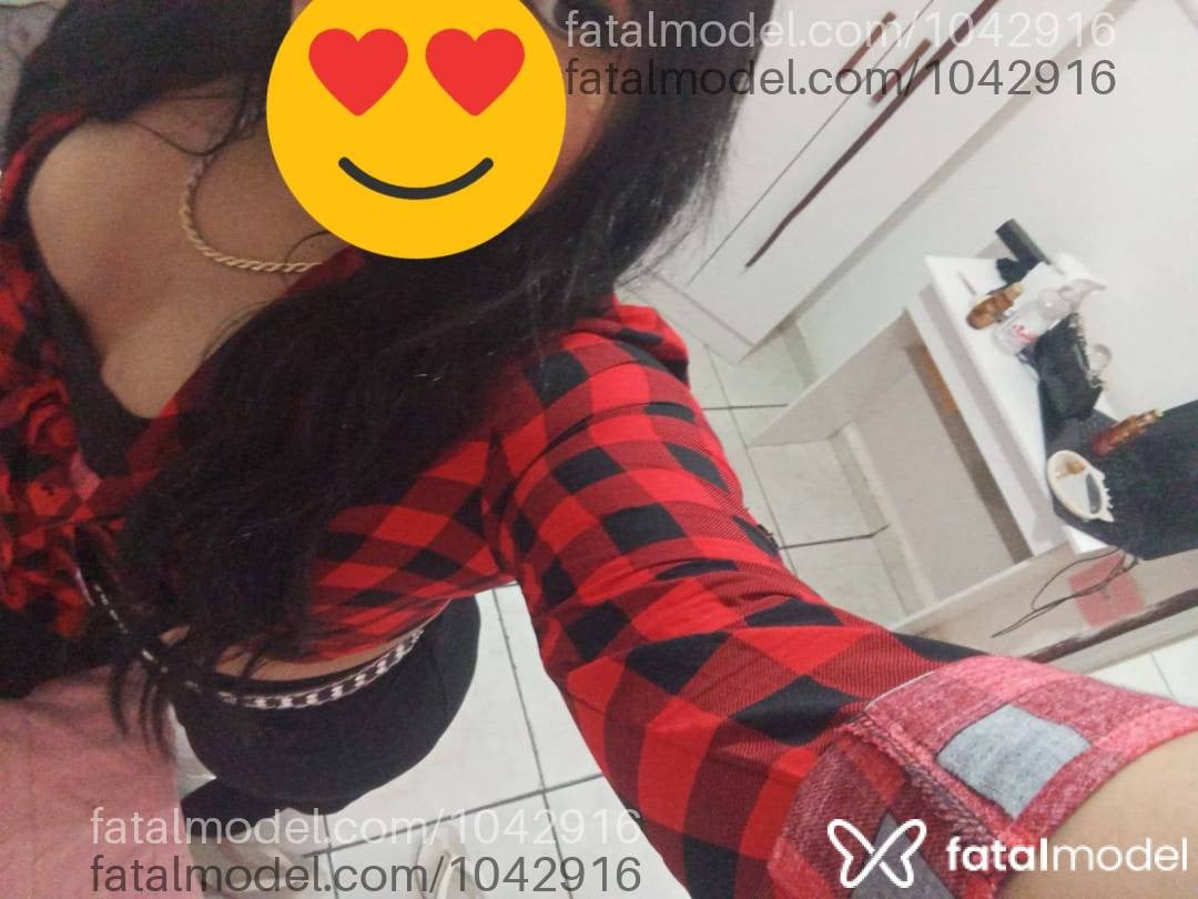 Acompanhante mulher trans com cabelo castanho de olhos castanhos em Vitória da Conquista - EMILLY MORENA