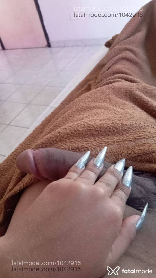 Acompanhante mulher trans com cabelo castanho de olhos castanhos - EMILLY MORENA