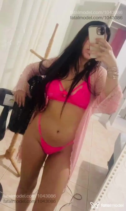 Acompanhante mulher com cabelo castanho de olhos castanhos - Paty Vianah