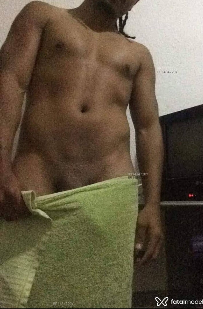 Acompanhante homem morena (o) de olhos castanhos em Macaé - Erick Zen