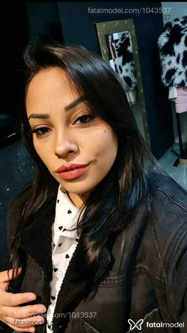 Acompanhante mulher com cabelo castanho de olhos castanhos - Beatriz