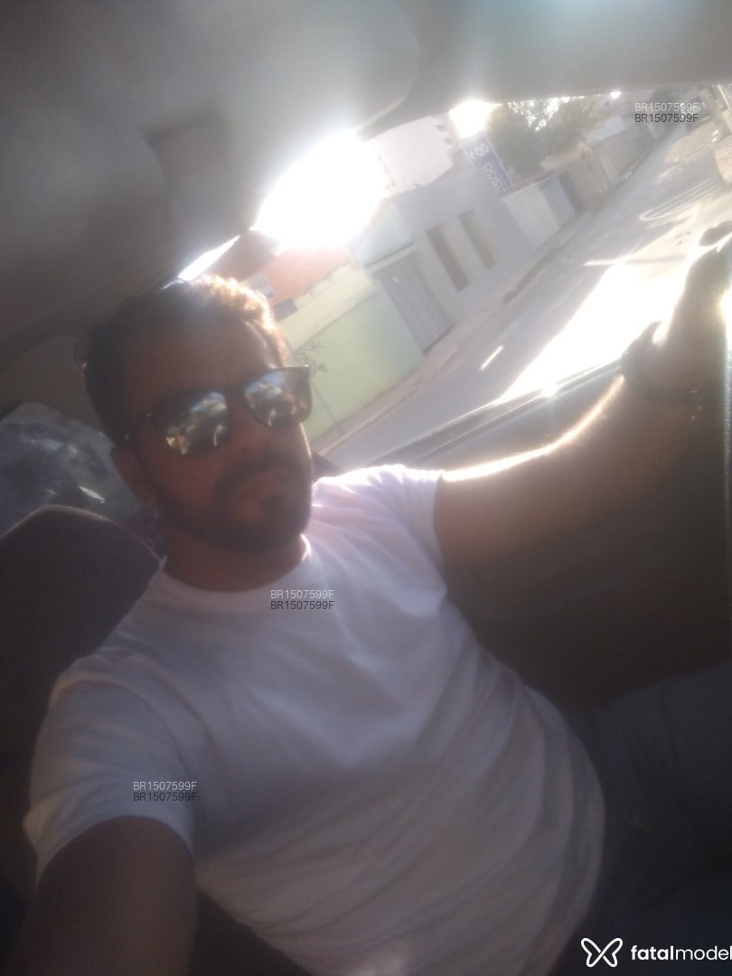Acompanhante homem morena (o) de olhos castanhos em São José dos Pinhais Acompanhante homem morena (o) de olhos castanhos em São José dos Pinhais - Henry