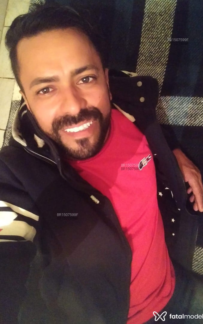 Acompanhante homem morena (o) de olhos castanhos em São José dos Pinhais Acompanhante homem morena (o) de olhos castanhos em São José dos Pinhais - Henry