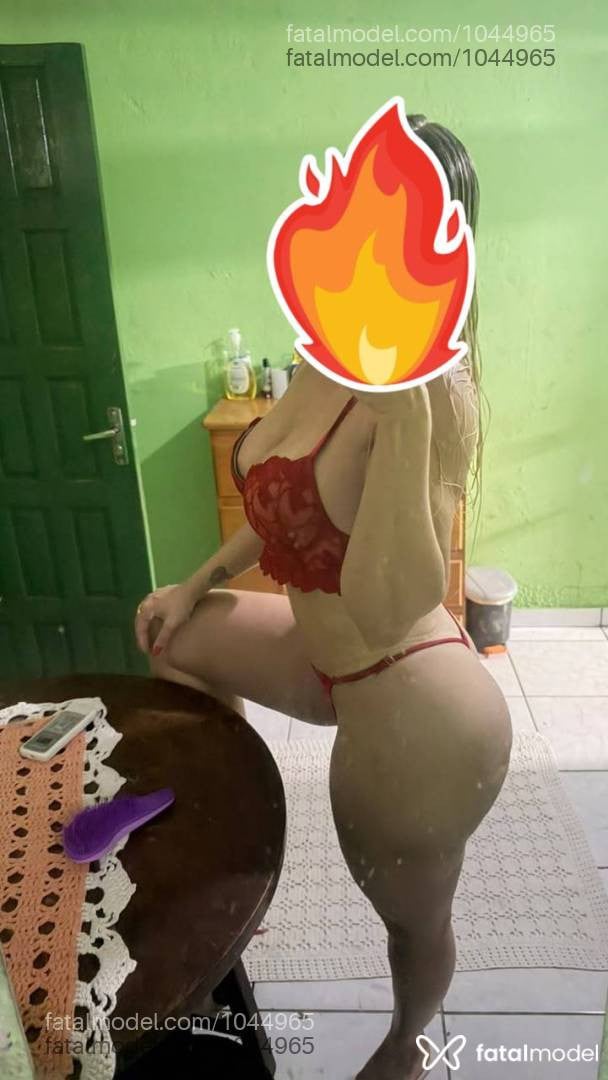Acompanhante mulher loira (o) de olhos castanhos - Stefany
