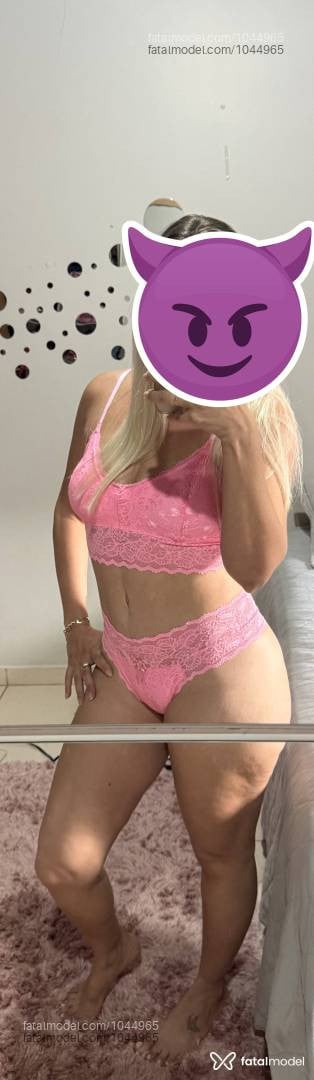 Acompanhante mulher loira (o) de olhos castanhos em Pimenta Bueno - Stefany