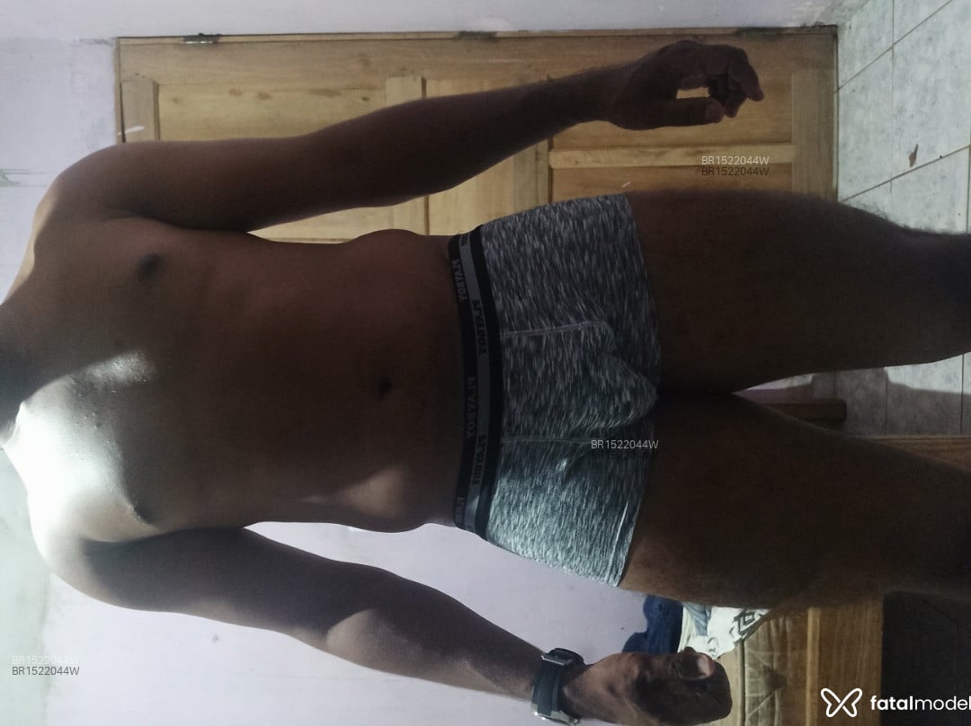 Acompanhante homem morena (o) de olhos castanhos em Castanhal - Maurício