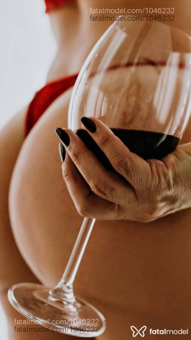 Acompanhante mulher loira (o) de olhos mel - Aninha