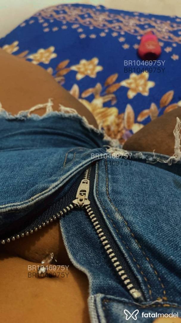 Acompanhante mulher morena (o) de olhos castanhos - Julinha