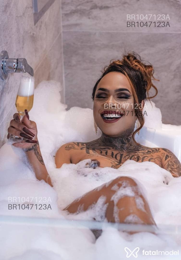 Acompanhante mulher trans morena (o) de olhos castanhos em Santa Rosa - Nicolle Rodrigues