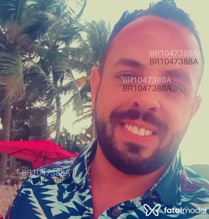 Acompanhante homem com cabelo castanho de olhos castanhos em Porto Alegre Acompanhante homem com cabelo castanho de olhos castanhos em Porto Alegre - Massorick