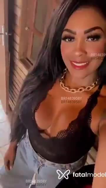 Acompanhante mulher morena (o) de olhos castanhos - Maiarah Acompanhante mulher morena (o) de olhos castanhos - Maiarah