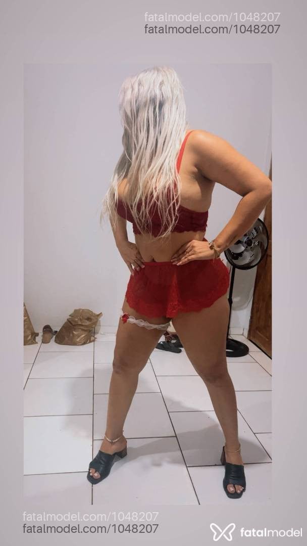 Acompanhante mulher loira (o) de olhos castanhos - Julianaloirinha