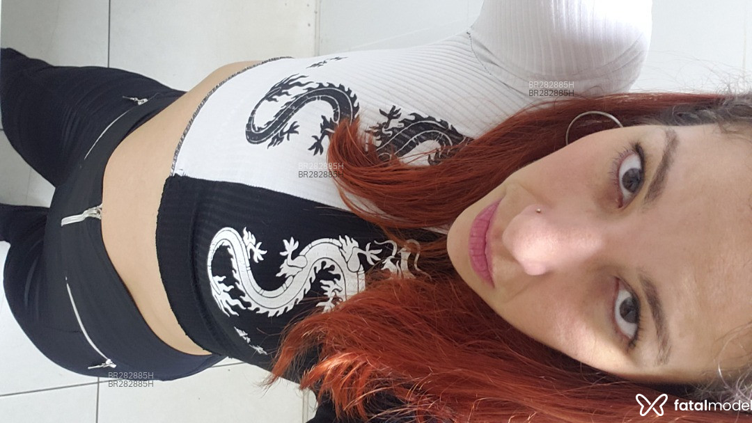 Acompanhante mulher com cabelo castanho de olhos mel em Londrina - Mirella Dos Reis