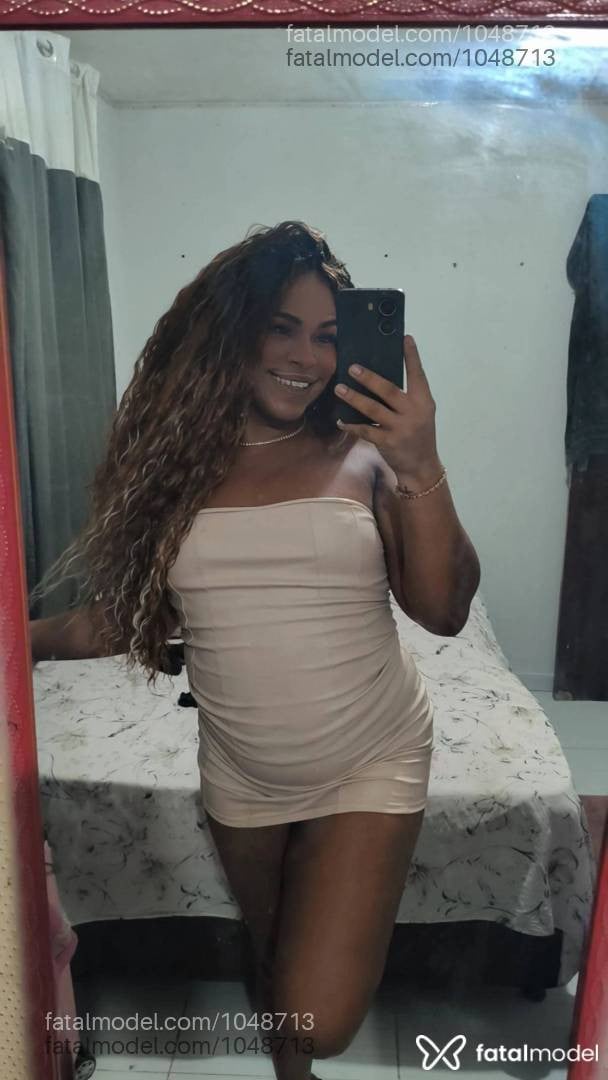 Acompanhante mulher trans morena (o) de olhos pretos - kemilly