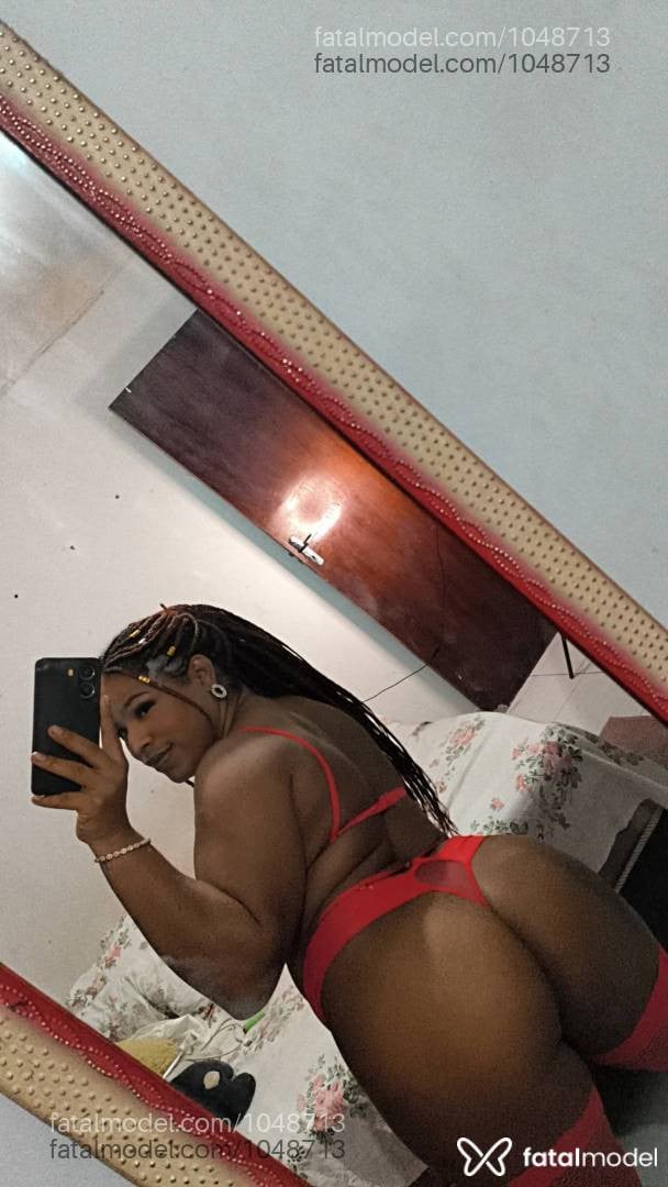 Acompanhante mulher trans morena (o) de olhos pretos - kemilly