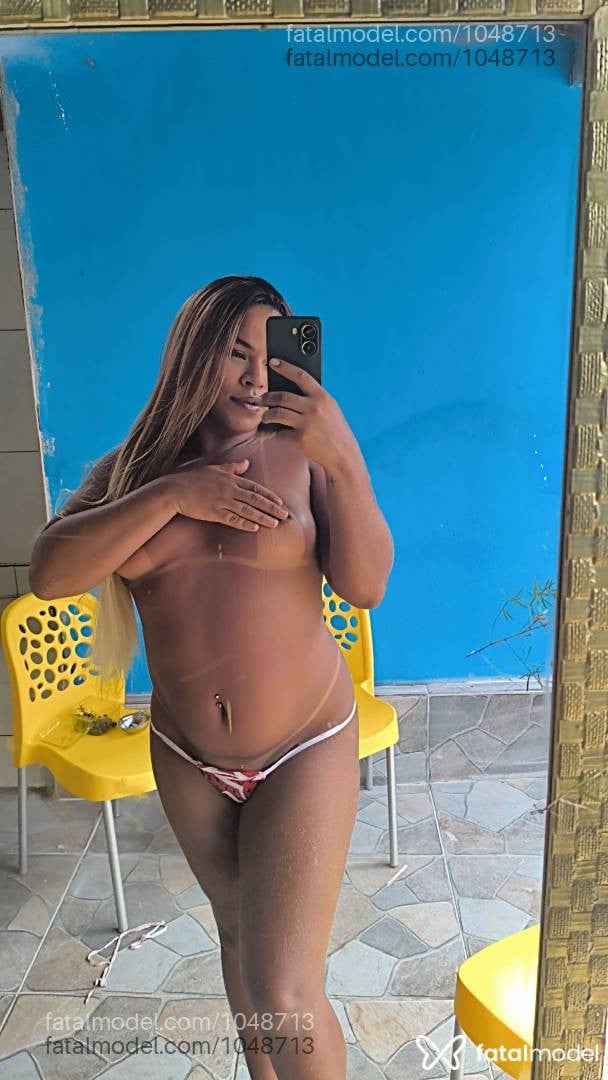 Acompanhante mulher trans morena (o) de olhos pretos - kemilly