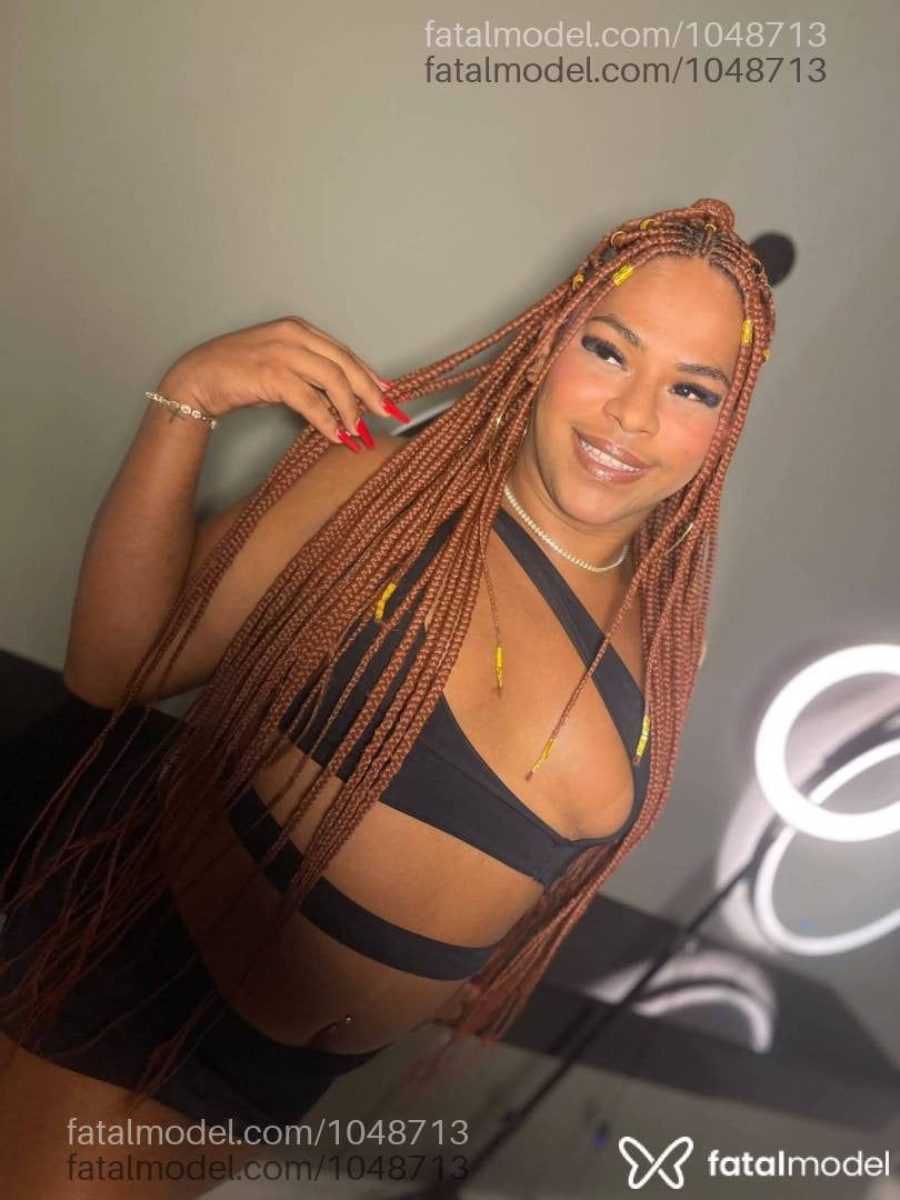 Acompanhante mulher trans morena (o) de olhos pretos - kemilly