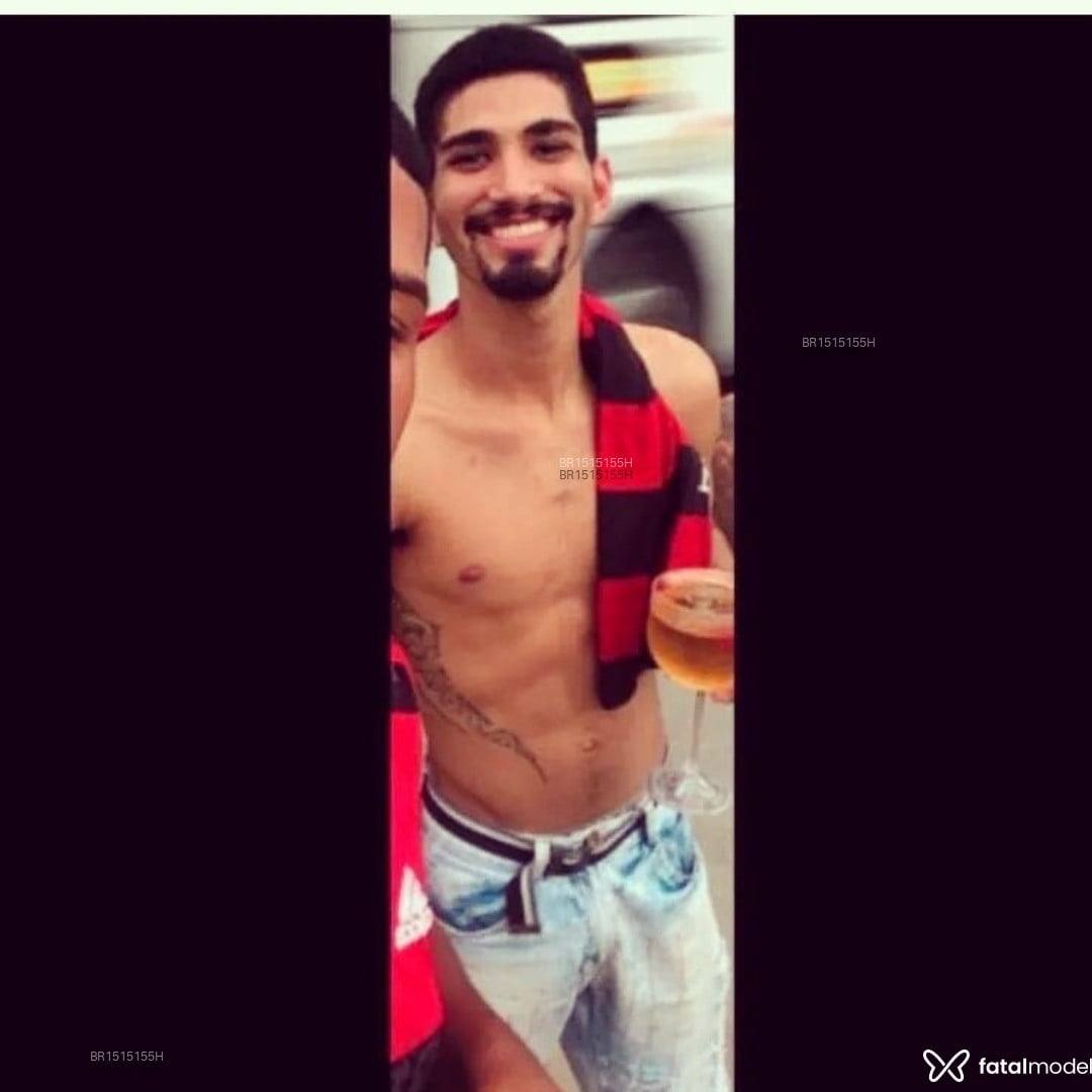 Acompanhante homem morena (o) de olhos castanhos - Souza Acompanhante homem morena (o) de olhos castanhos - Souza