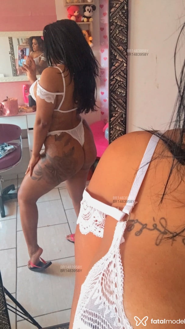 Acompanhante mulher morena (o) de olhos castanhos - Maiarah Acompanhante mulher morena (o) de olhos castanhos - Maiarah
